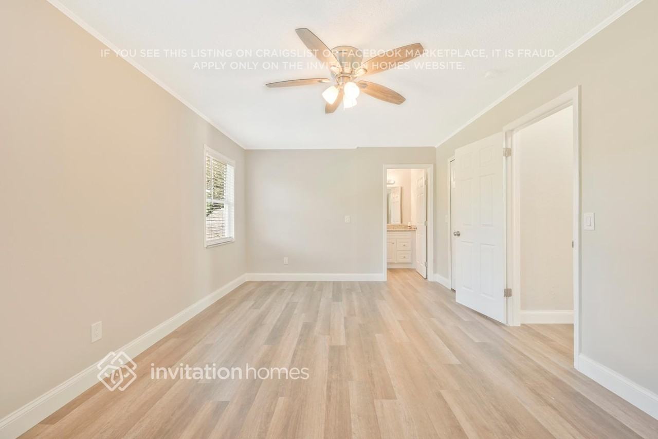 921 Oak Forest Dr - Photo 3 of 26