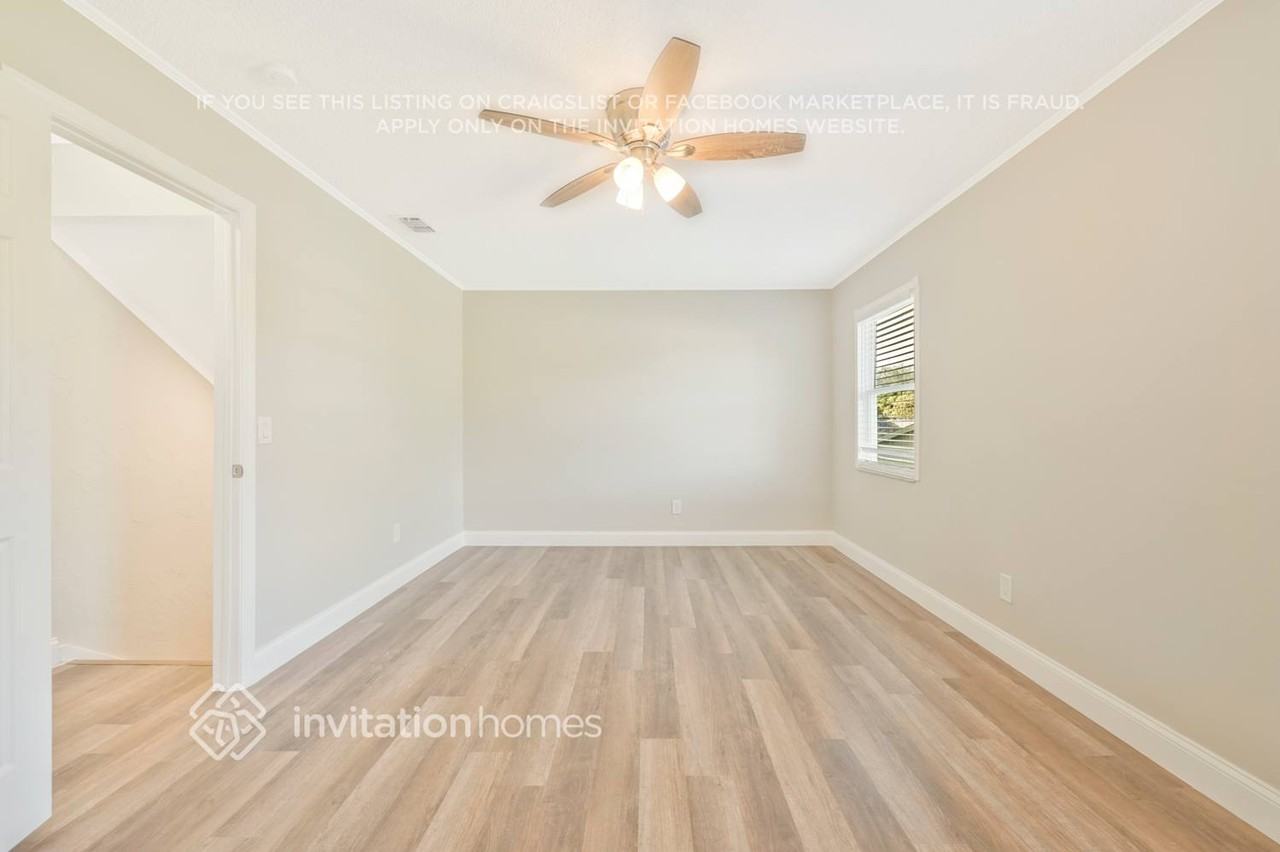 921 Oak Forest Dr - Photo 4 of 26