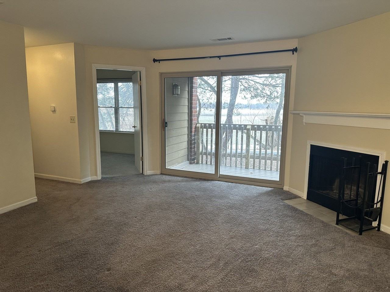 214 Glengarry Dr Apt 201 - Photo 7 of 17