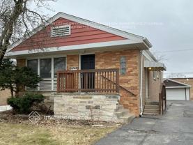 8834 S Troy Ave - Photo 1 of 1