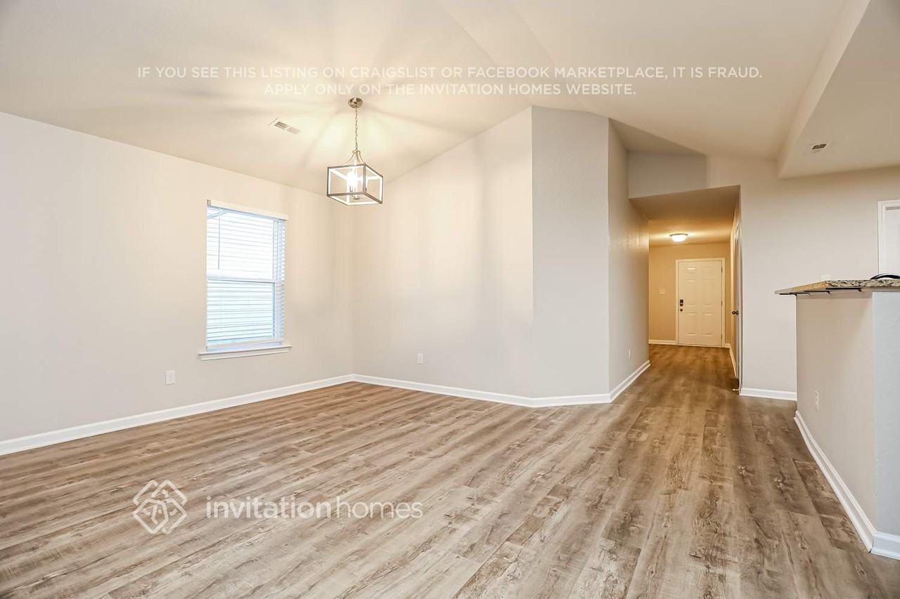 3327 Drysdale Dr - Photo 3 of 12