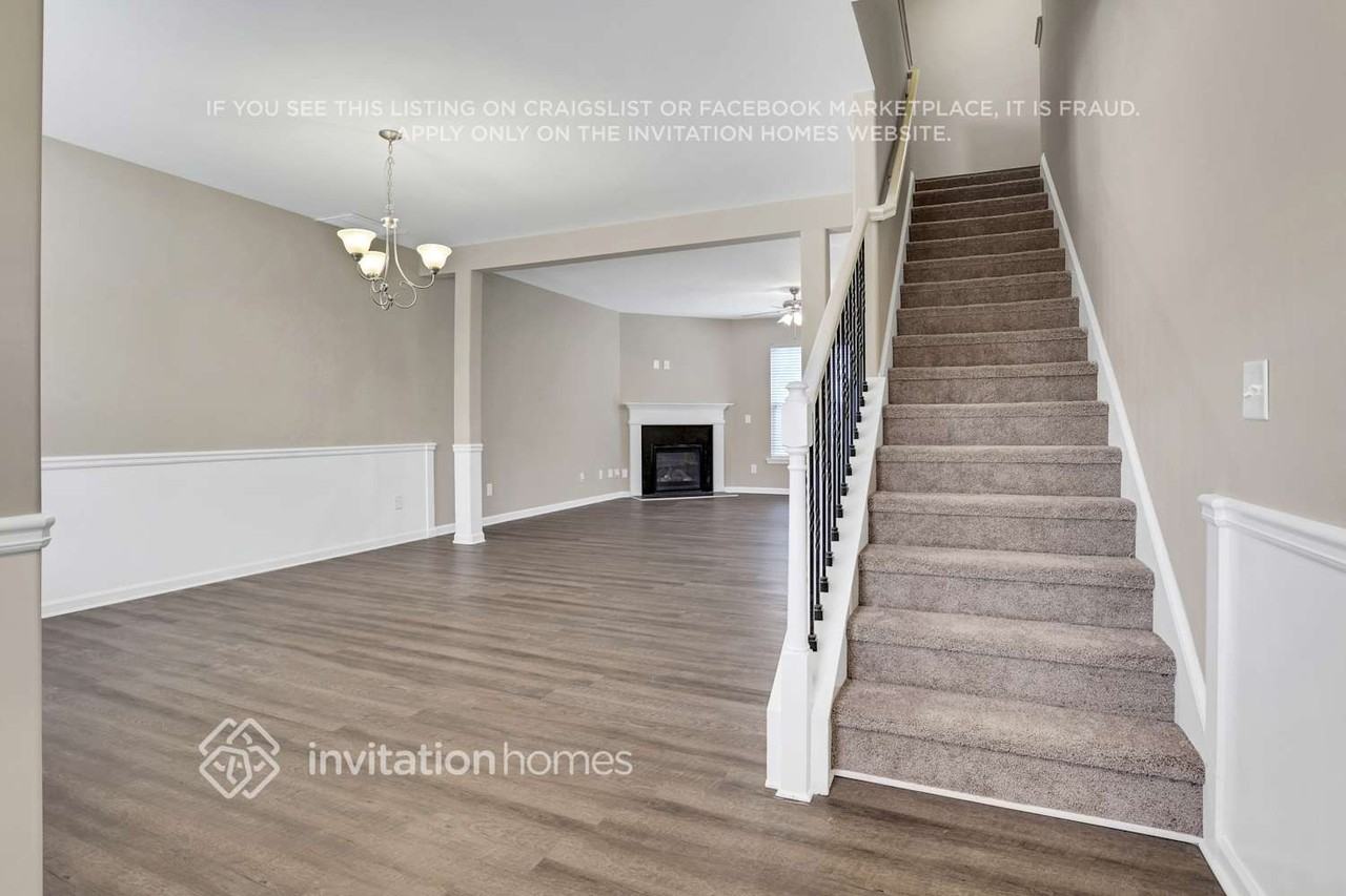 4330 Calidge Dr - Photo 6 of 33