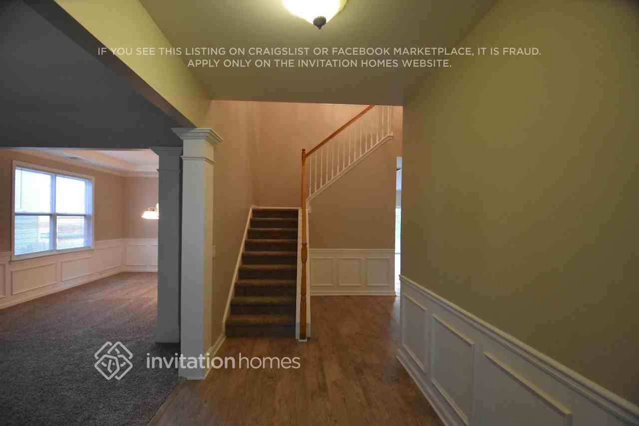 507 Waterfall Dr - Photo 2 of 20