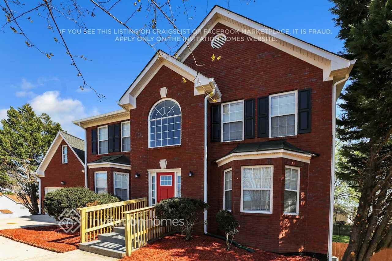 729 Coach Way - Photo 3 of 27