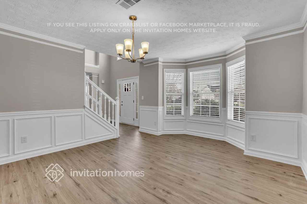 729 Coach Way - Photo 6 of 27