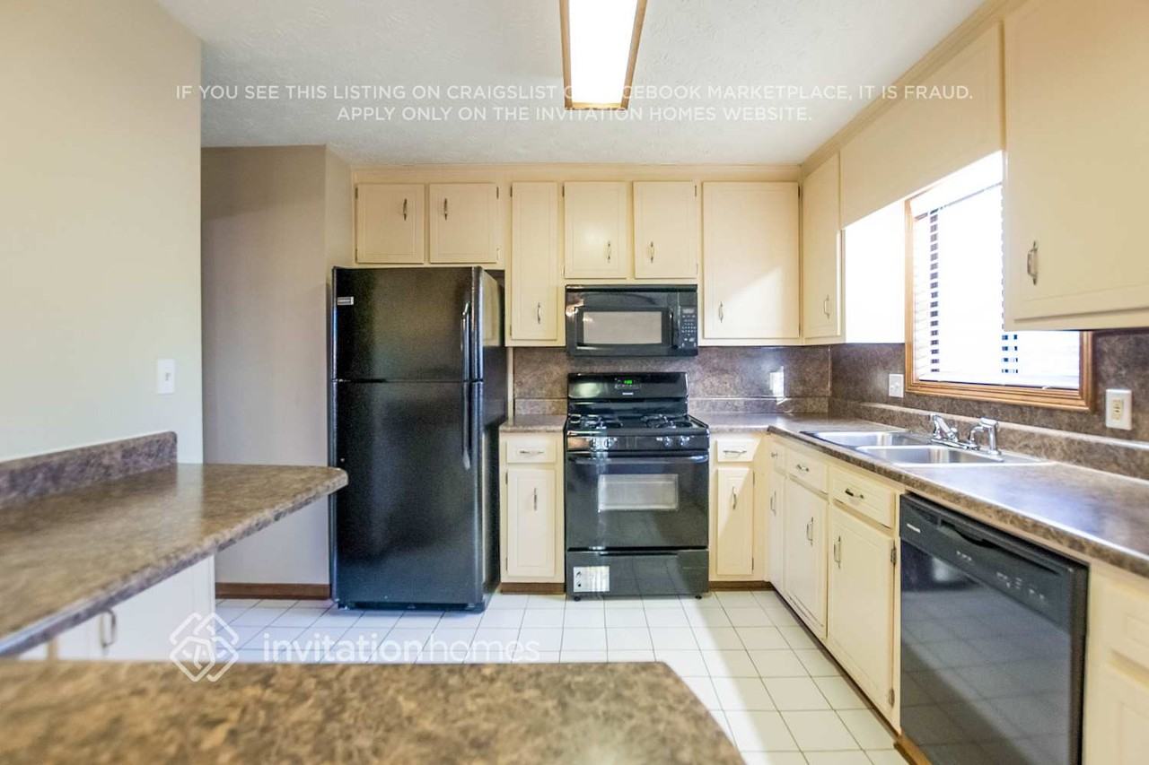 3853 Wyntuck Cir Nw - Photo 4 of 16