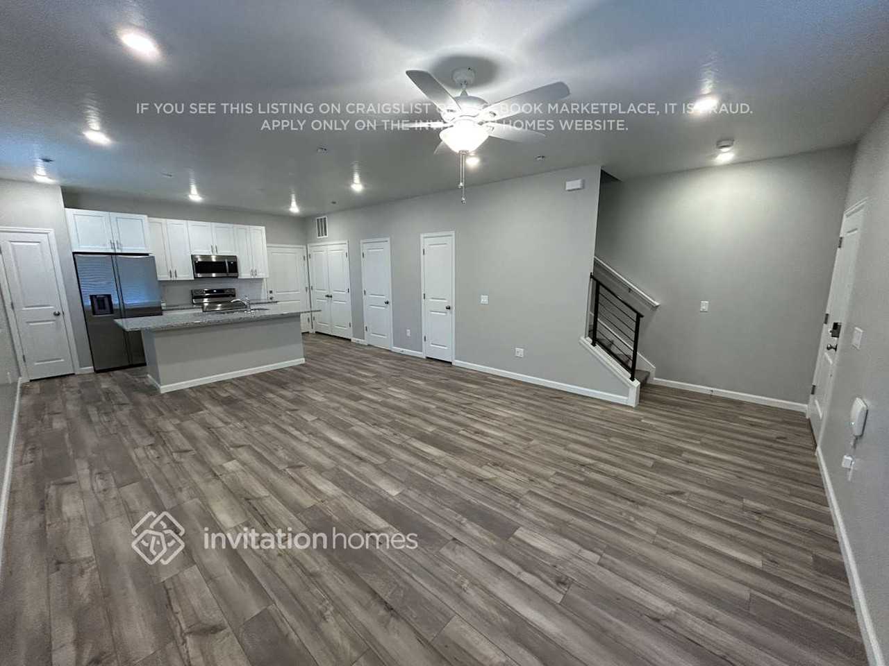 114 N Riverside Dr - Photo 2 of 20