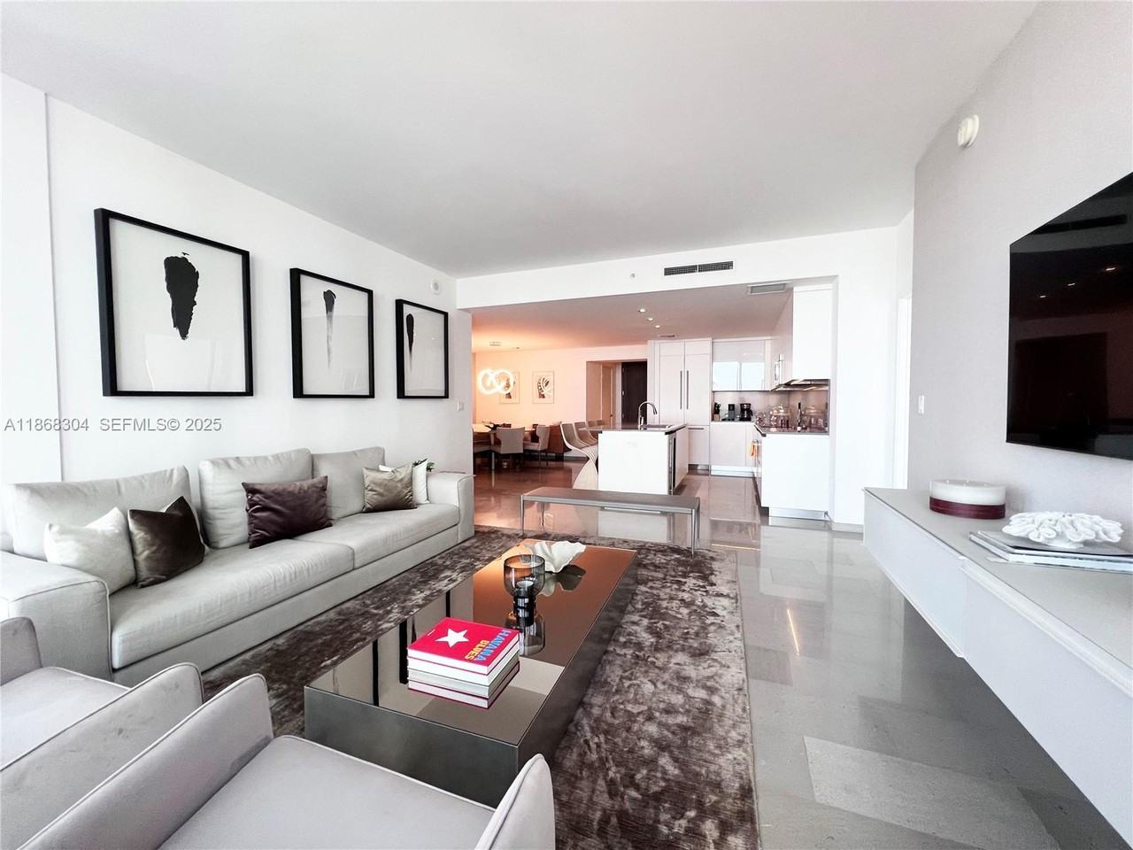 68 Southeast 6th Street #1003 - Photo 2 of 15