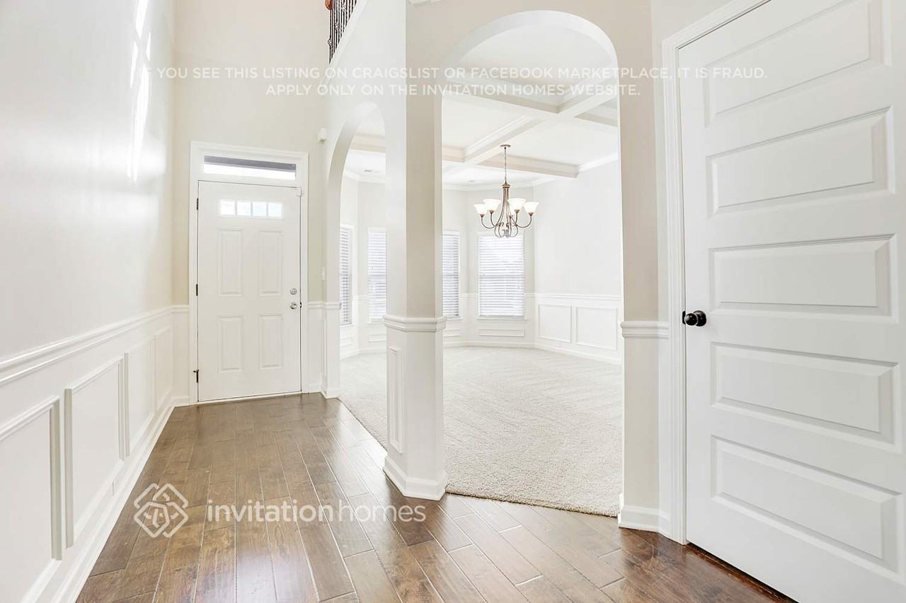 3857 Valley Bluff Ln - Photo 2 of 32