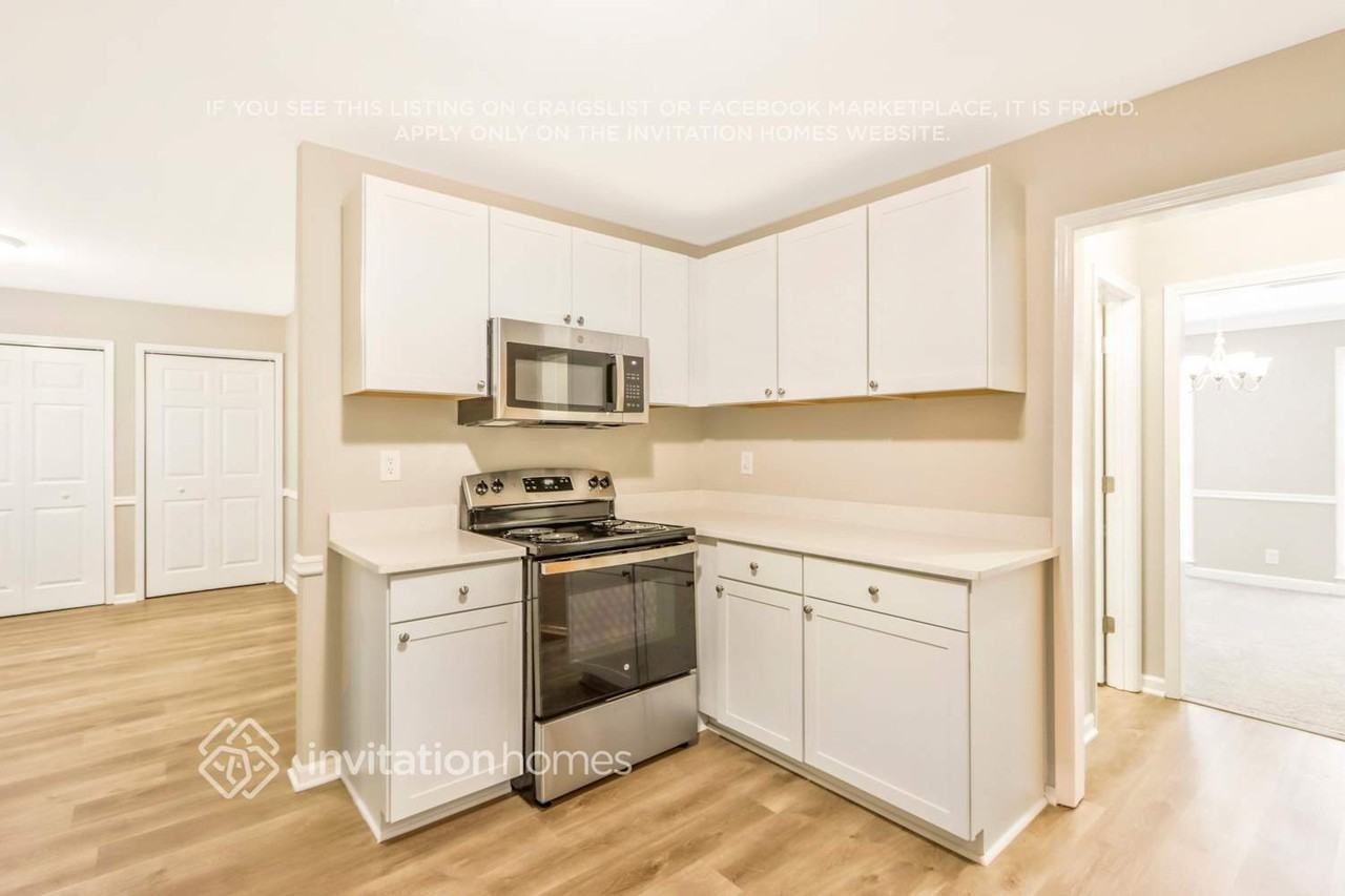 6531 Capstone Cir - Photo 4 of 26