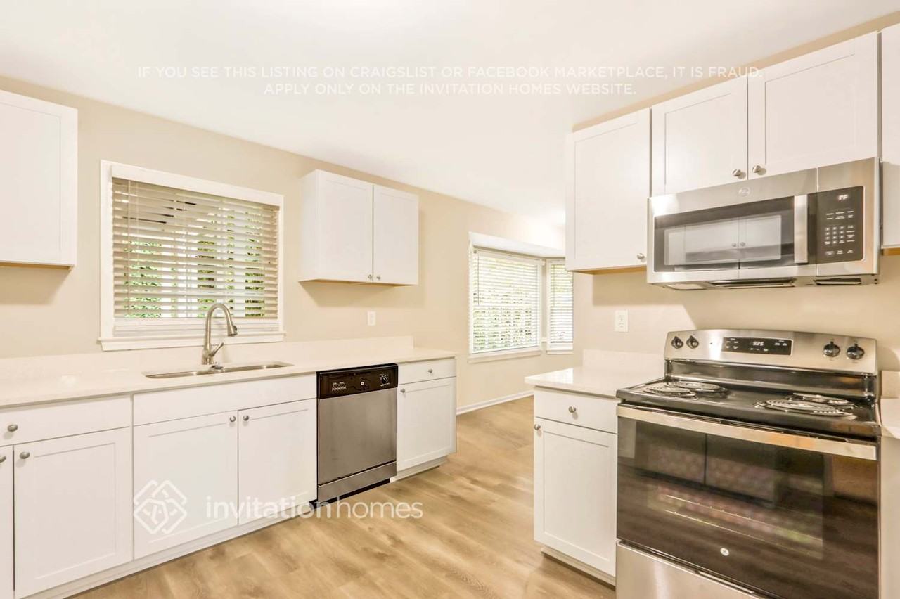 6531 Capstone Cir - Photo 5 of 26