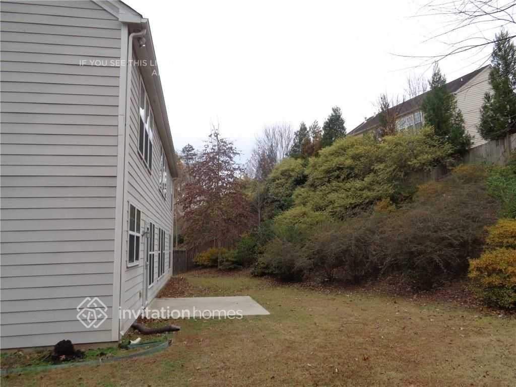 593 Glencora Close - Photo 2 of 4