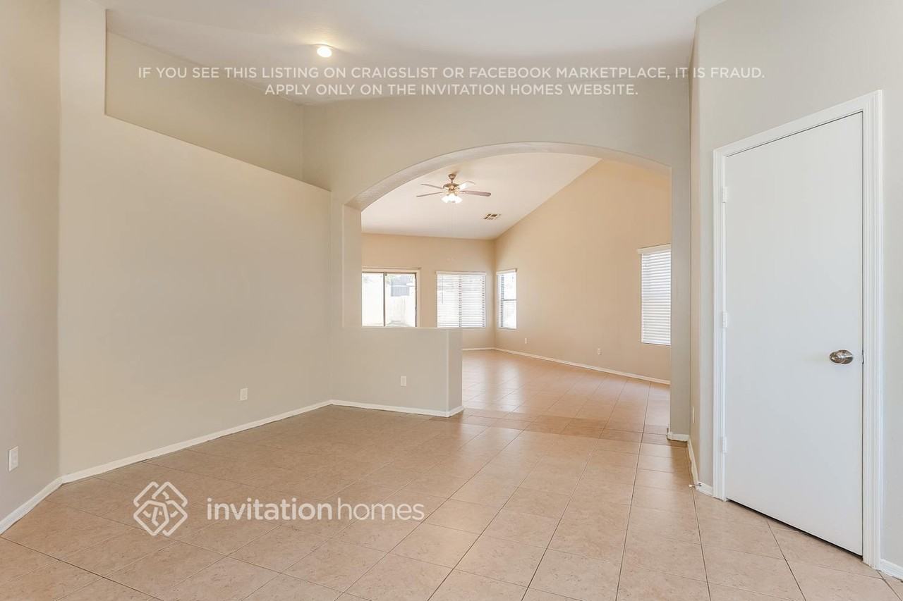 9121 W Mackenzie Dr - Photo 5 of 17