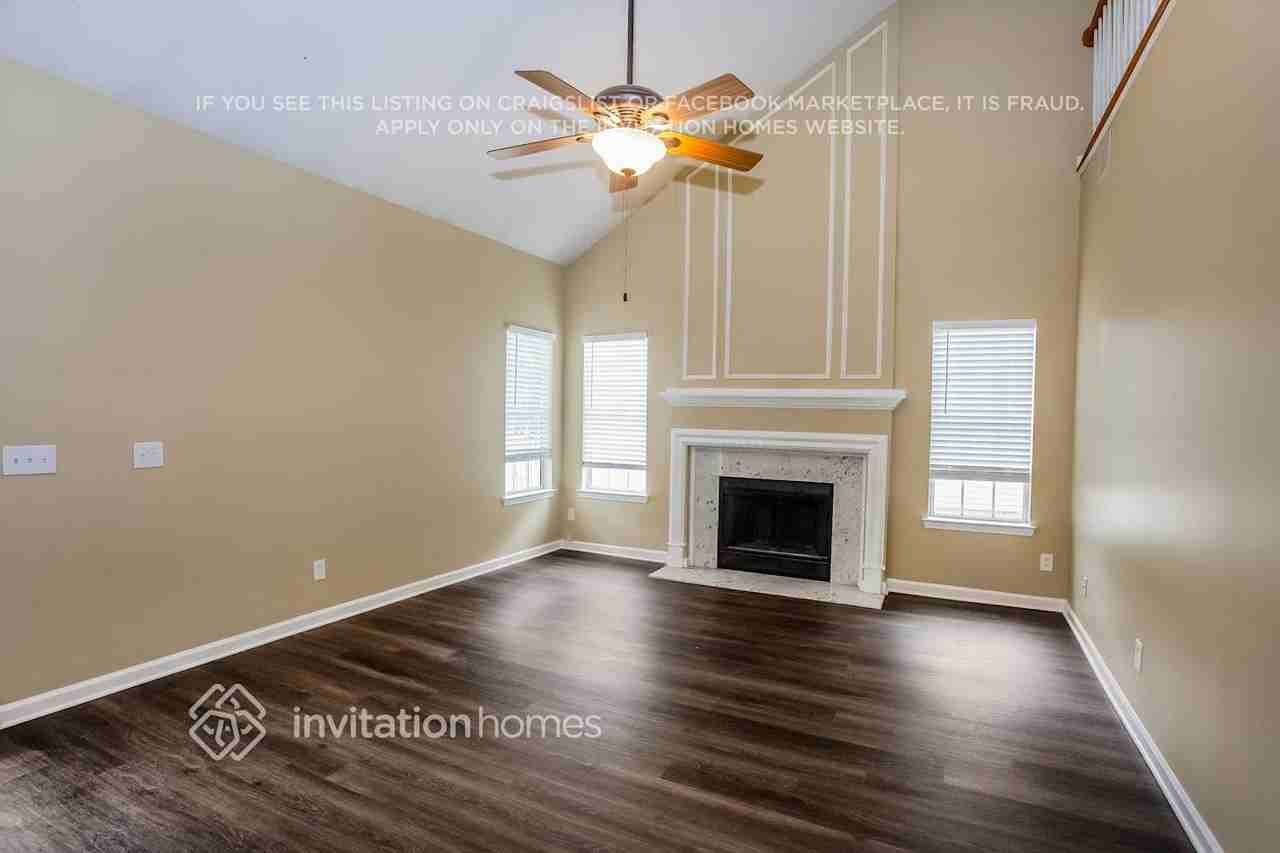 1327 Yorkshire Pl Nw - Photo 6 of 18