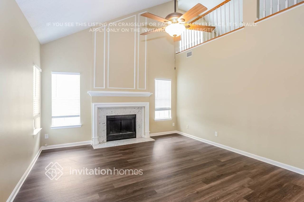 1327 Yorkshire Pl Nw - Photo 7 of 18