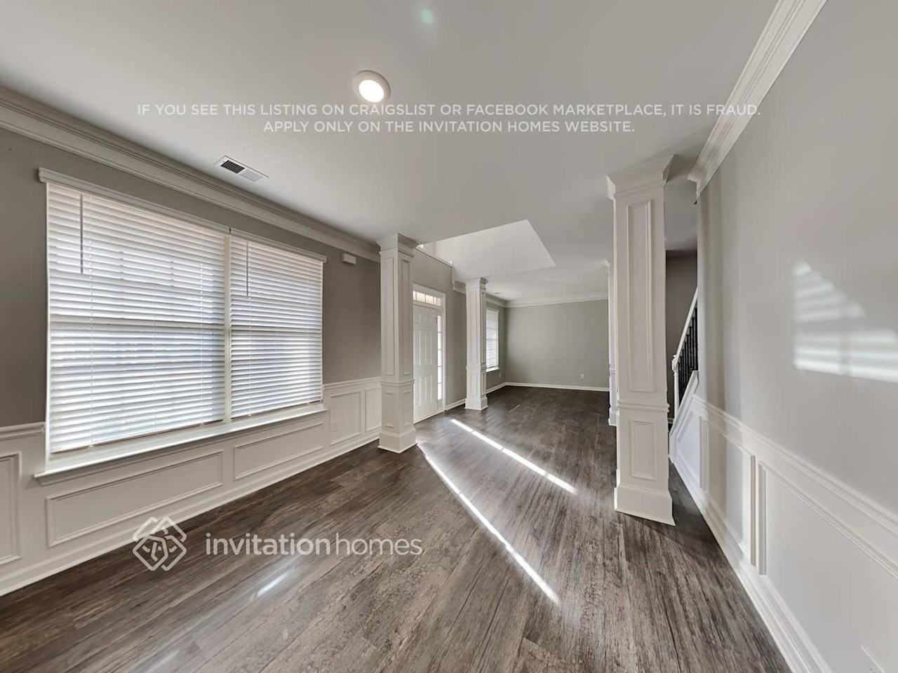 1347 Cochran Xing - Photo 5 of 20