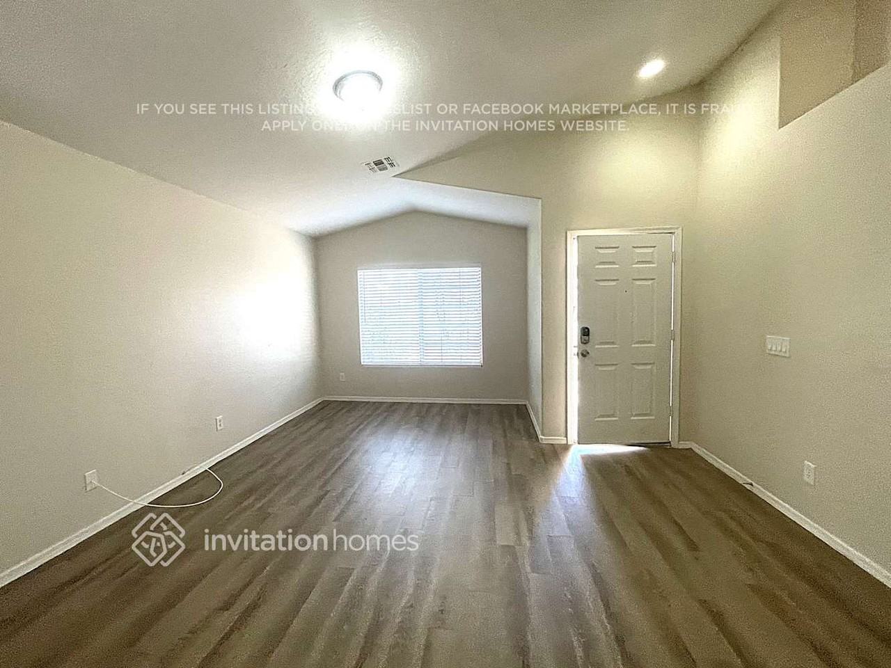 1815 N 120th Dr - Photo 3 of 15