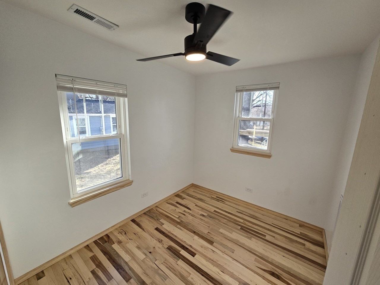 3352 E 2059th Rd - Photo 7 of 8