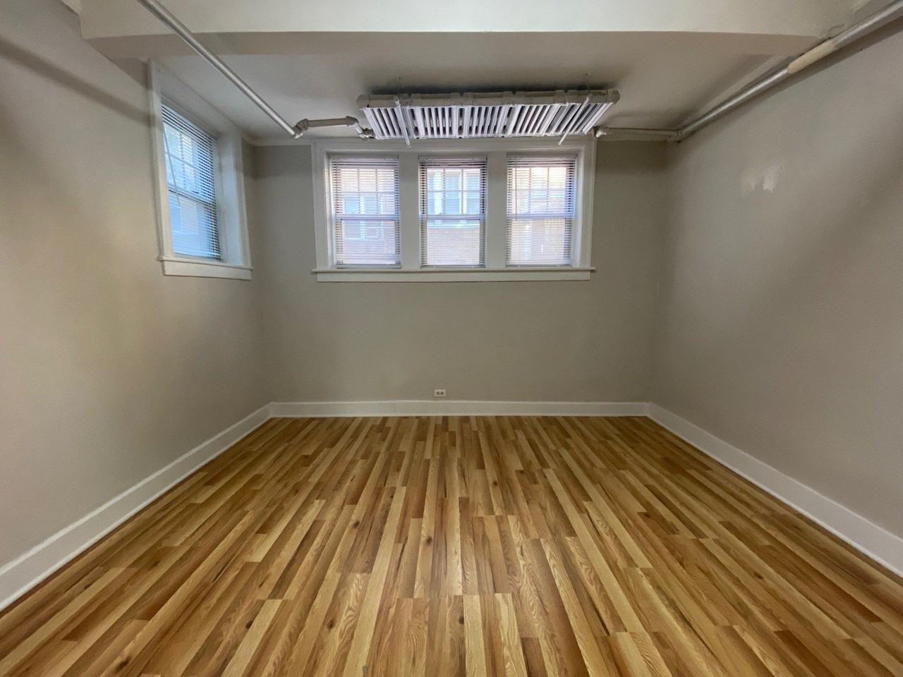 730 Reba Pl Apt G - Photo 4 of 17