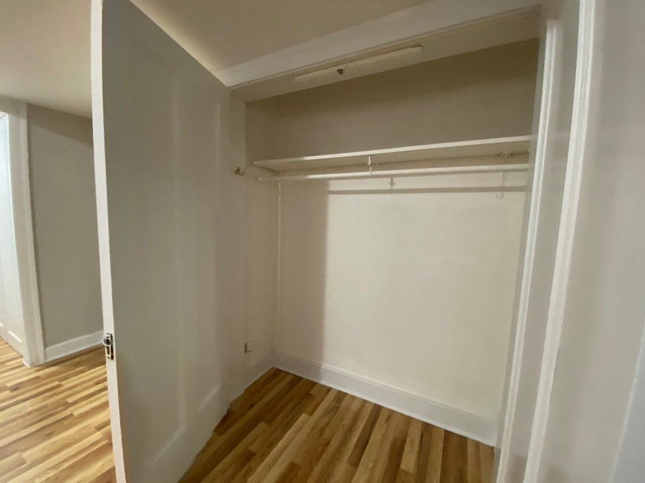 730 Reba Pl Apt G - Photo 7 of 17