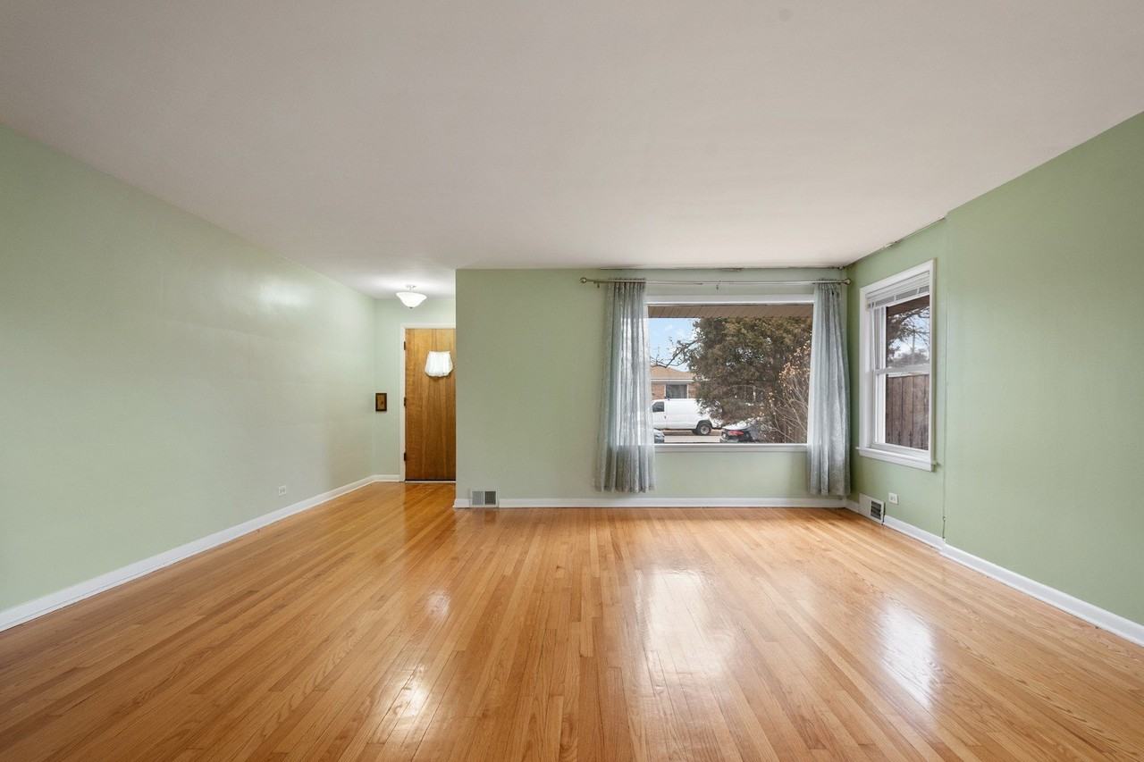 5840 N Kimball Ave - Photo 5 of 19