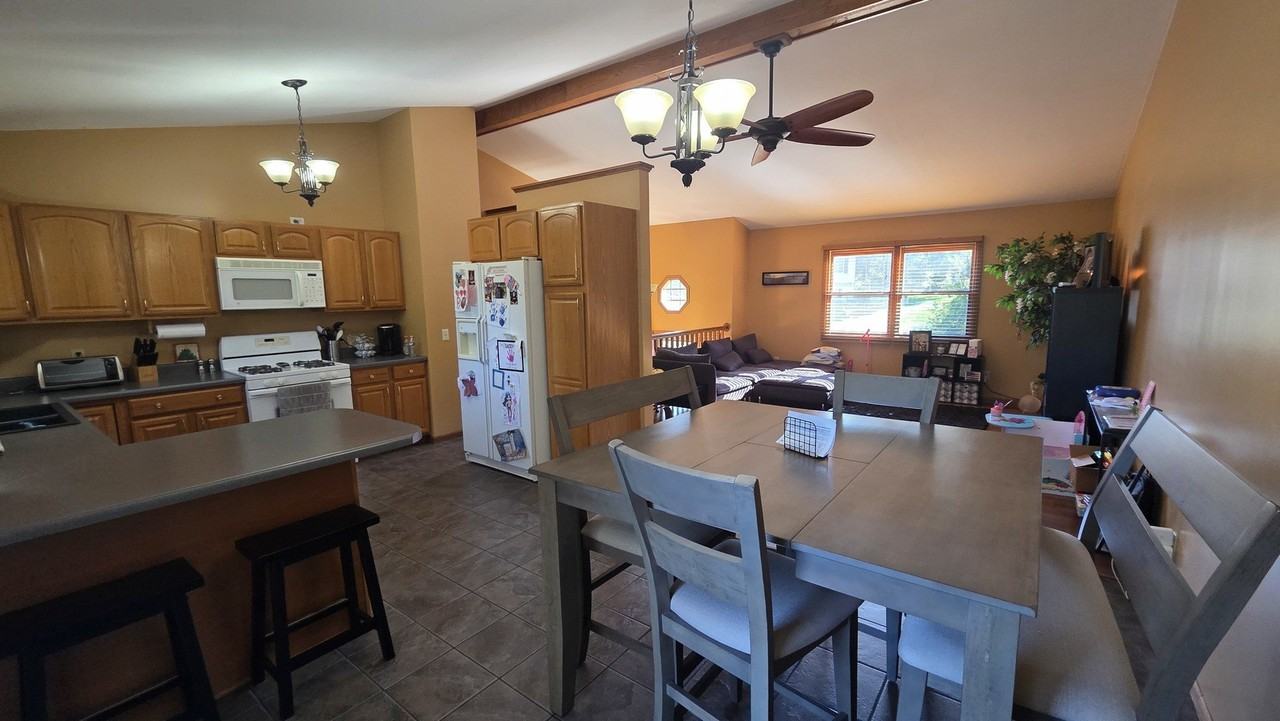 3611 Fawn Ln - Photo 2 of 17