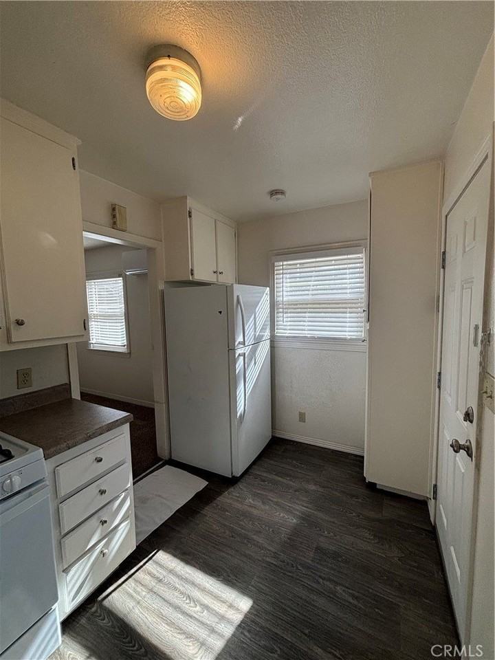 5093 Olivewood Ave - Photo 6 of 12