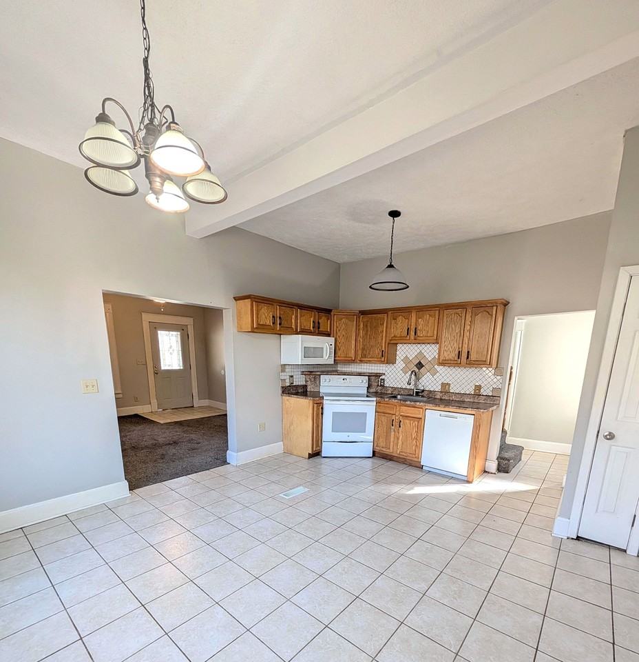 817 S Newton Ave #1 - Photo 6 of 20