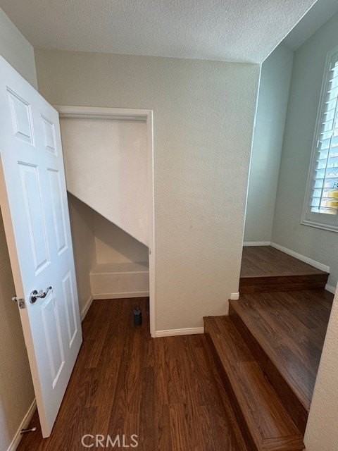 1055 S Saint Tropez Ave - Photo 5 of 27