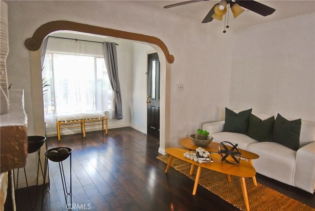 826 Michigan Ave - Photo 4 of 14