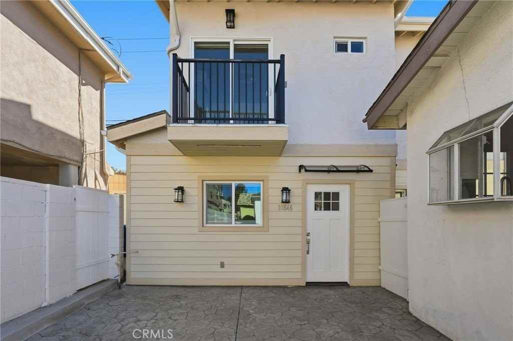 10846 Huston St - Photo 3 of 37