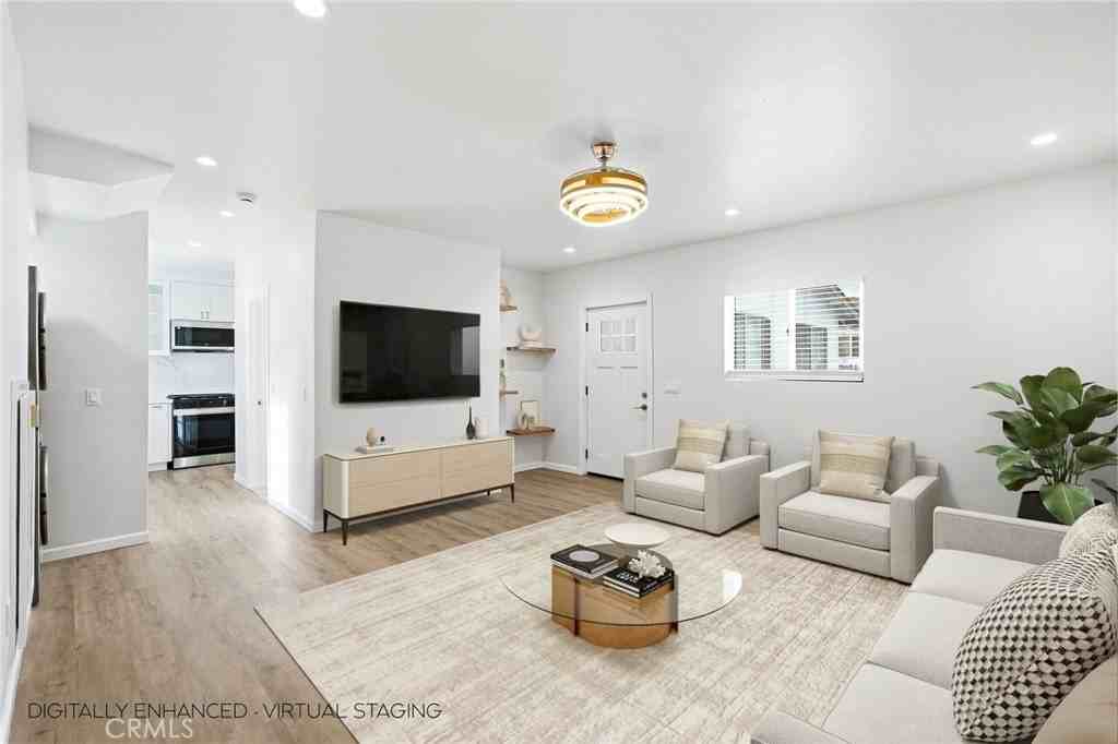 10846 Huston St - Photo 4 of 37