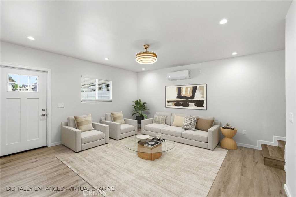 10846 Huston St - Photo 5 of 37