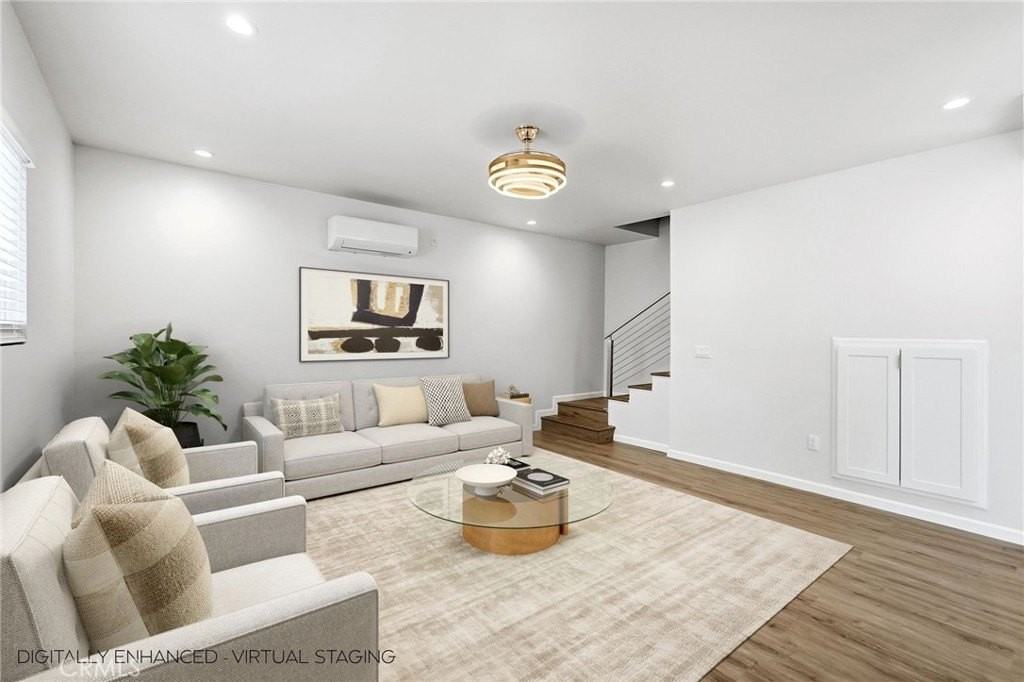 10846 Huston St - Photo 7 of 37