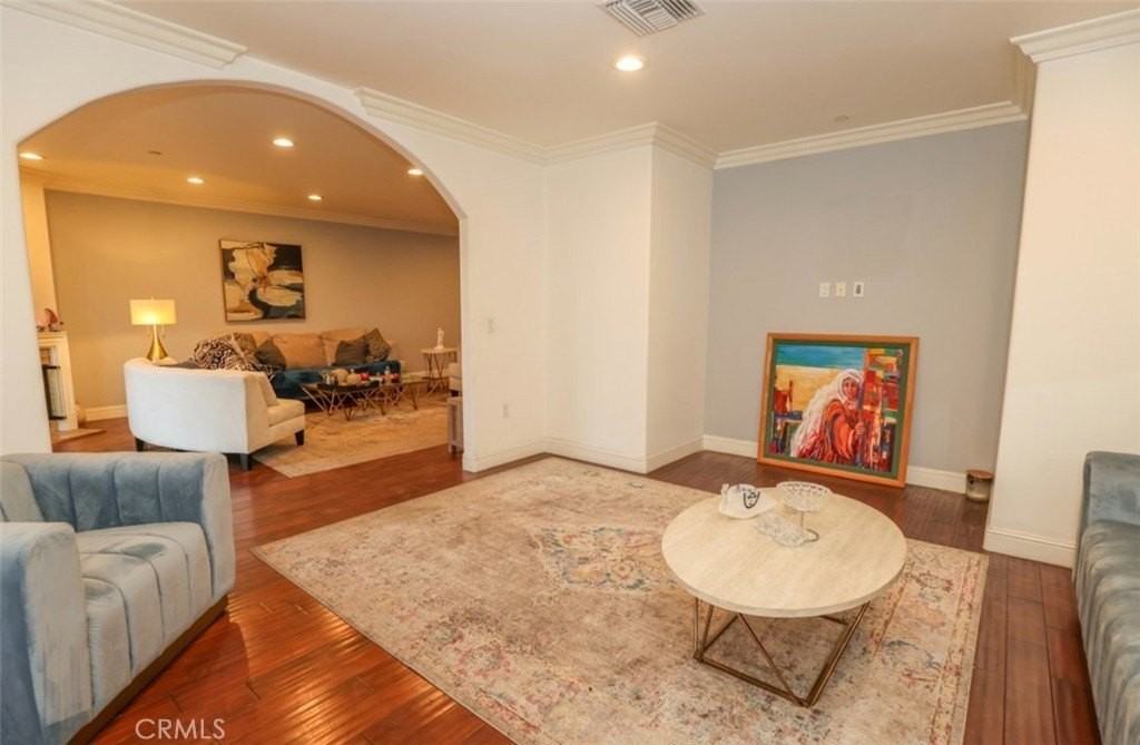 13037 Moorpark St - Photo 7 of 8