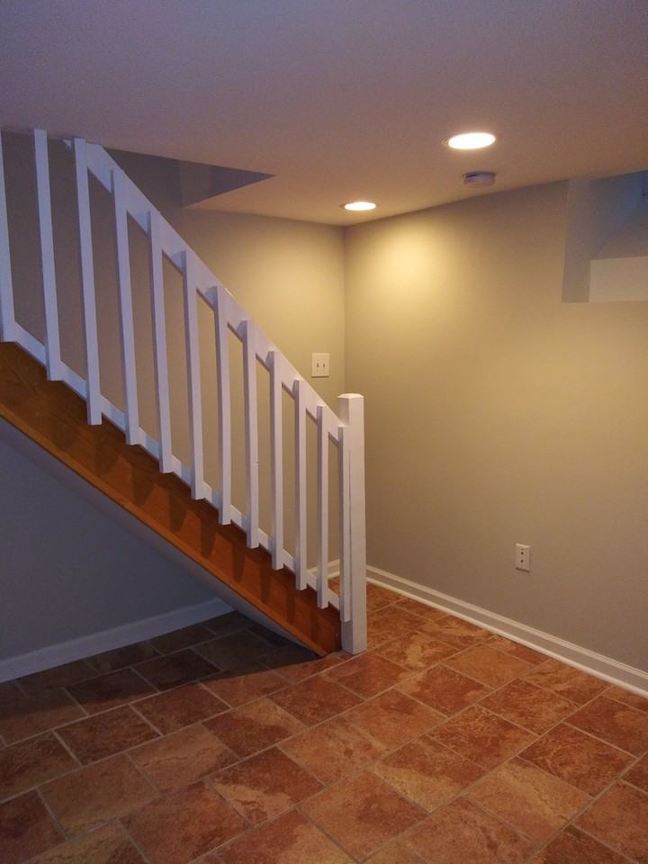 733 Carpenter St - Photo 5 of 26