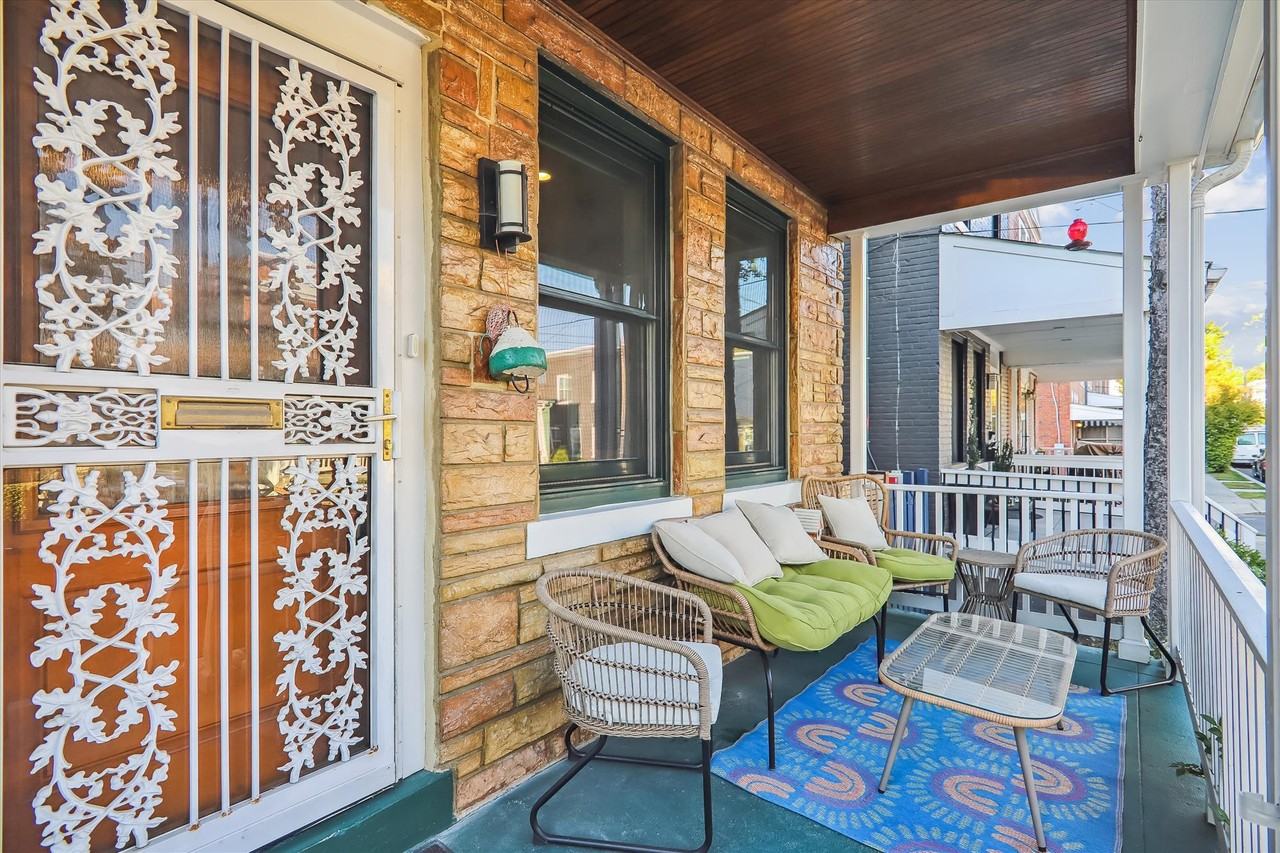 528 Roxboro Pl Nw #X - Photo 2 of 38