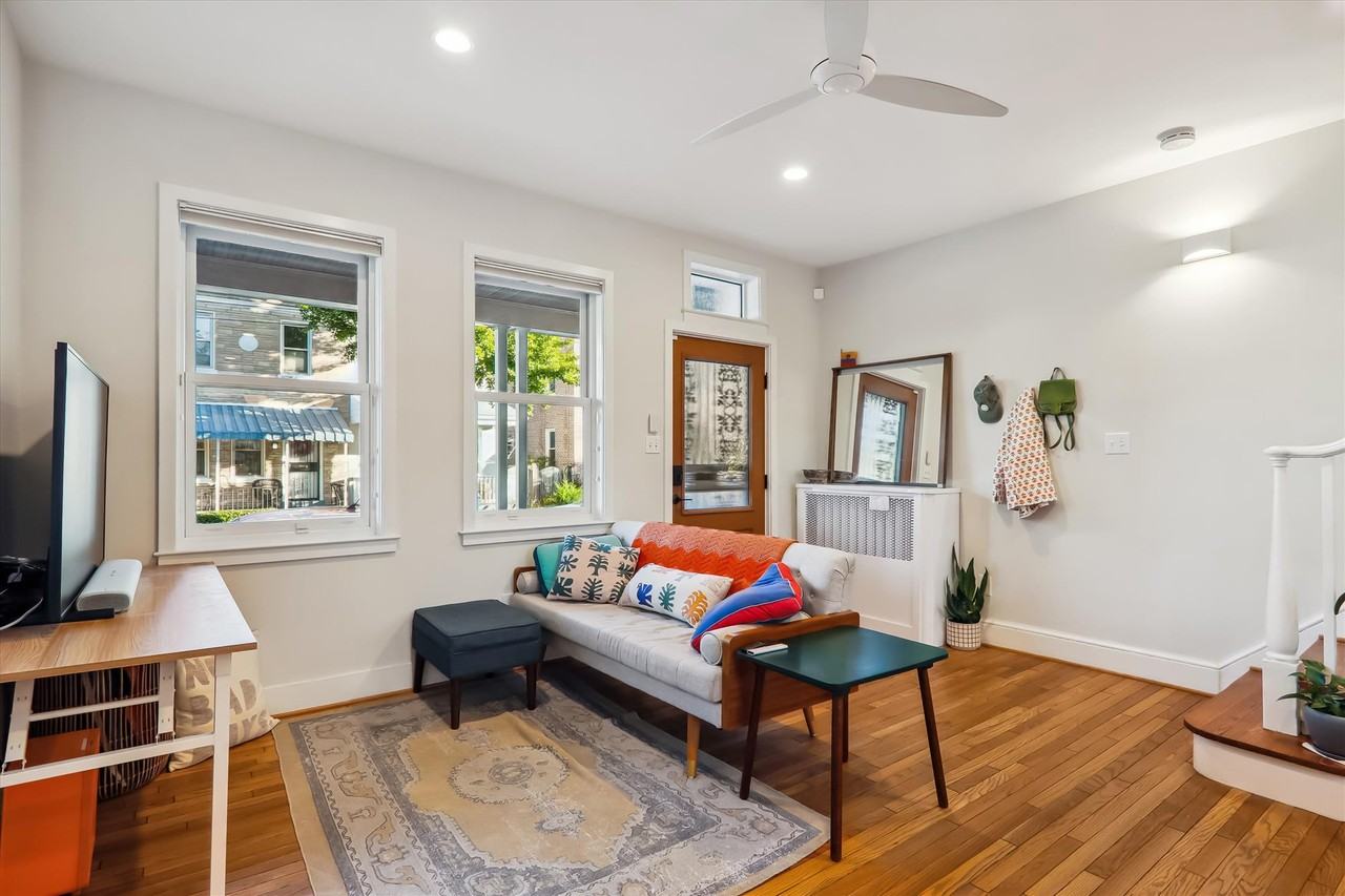 528 Roxboro Pl Nw #X - Photo 4 of 38