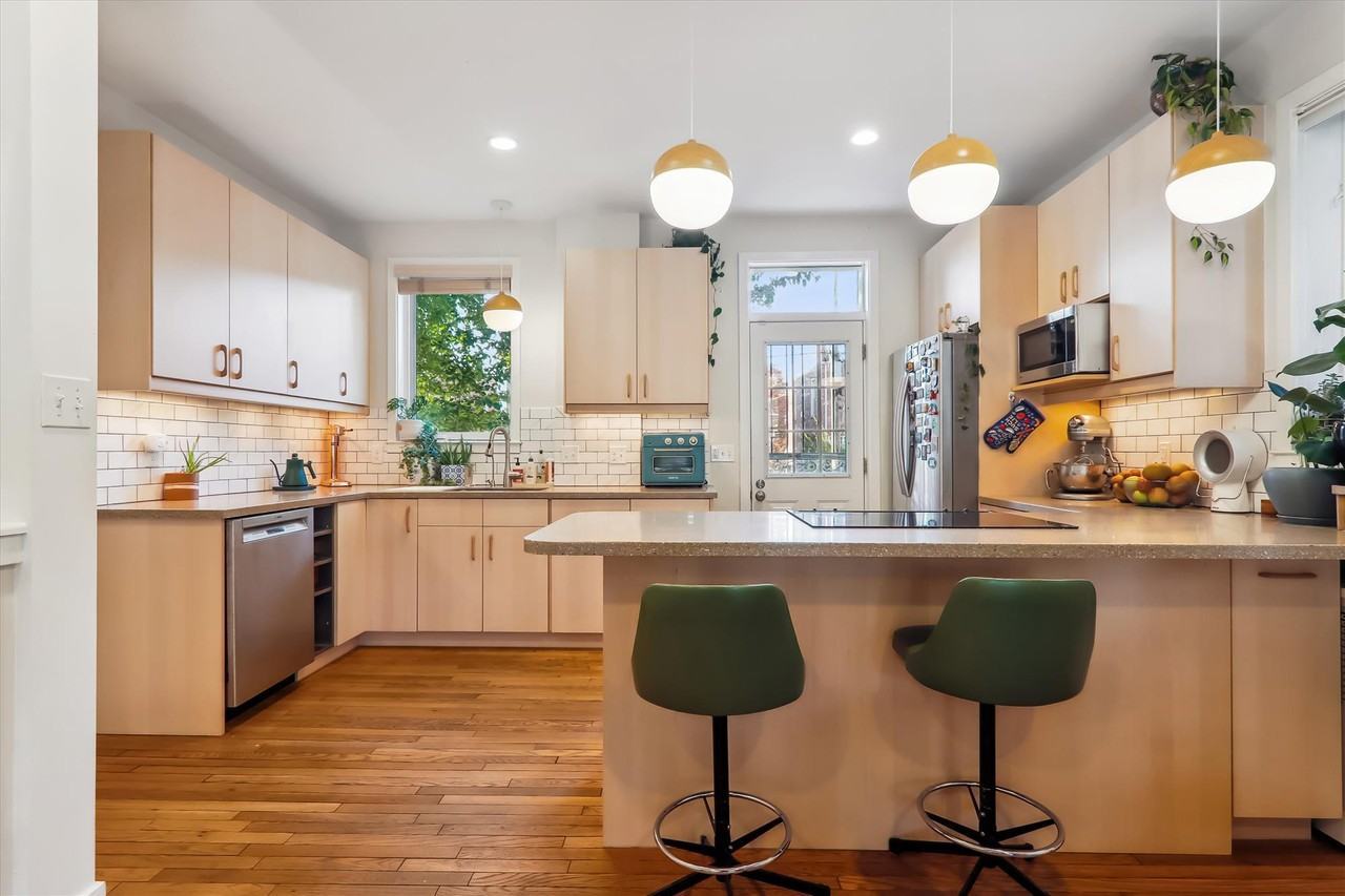 528 Roxboro Pl Nw #X - Photo 7 of 38