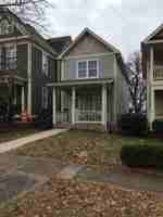 featured image of 920 E 10th St