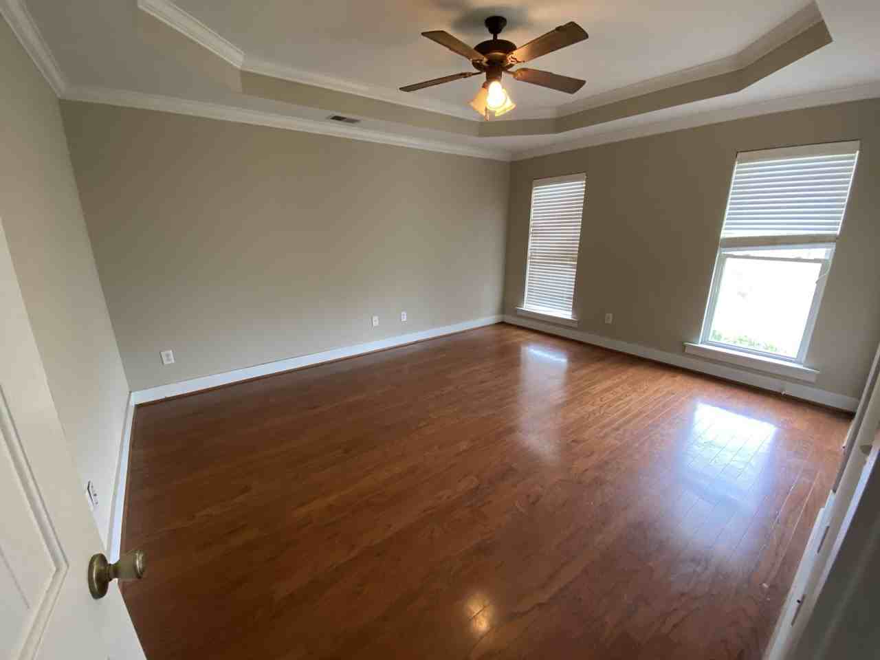 105 Rossburg Dr - Photo 4 of 11