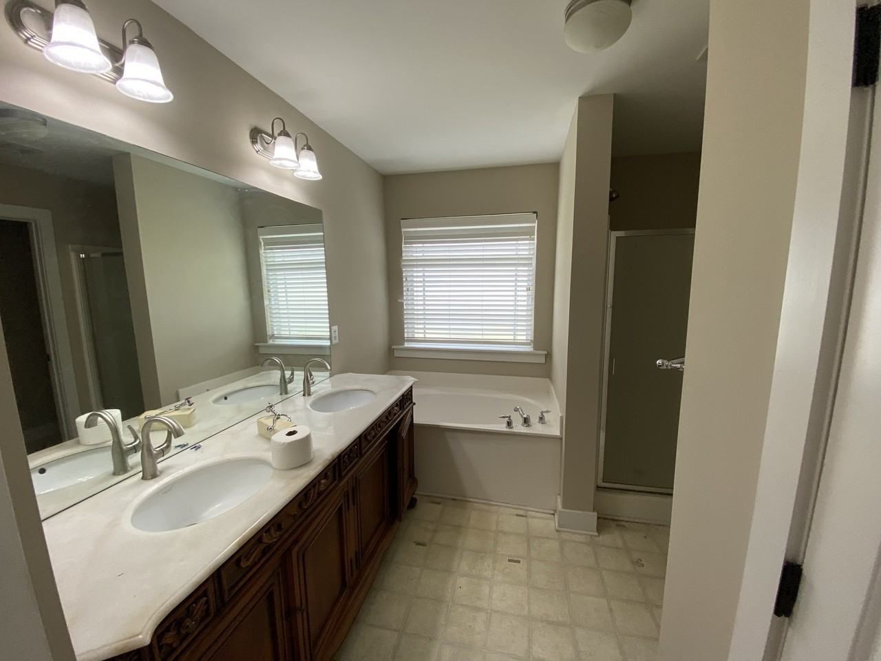 105 Rossburg Dr - Photo 5 of 11