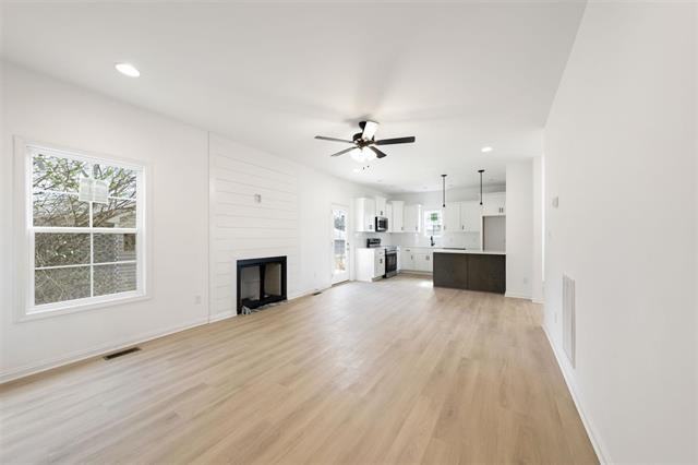 3216 S Oak St - Photo 2 of 12