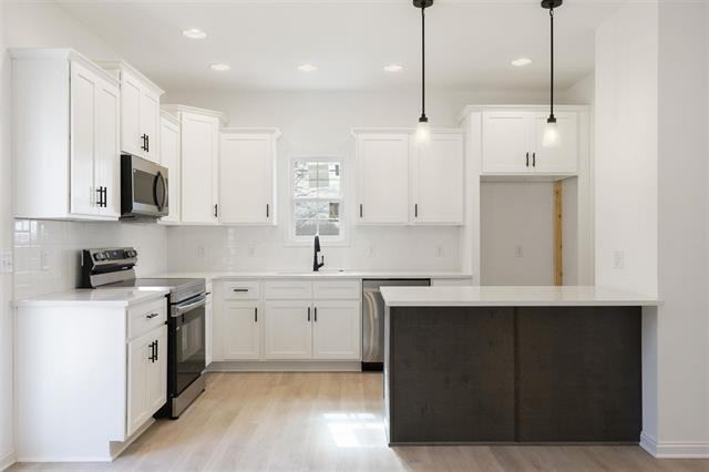 3216 S Oak St - Photo 6 of 12