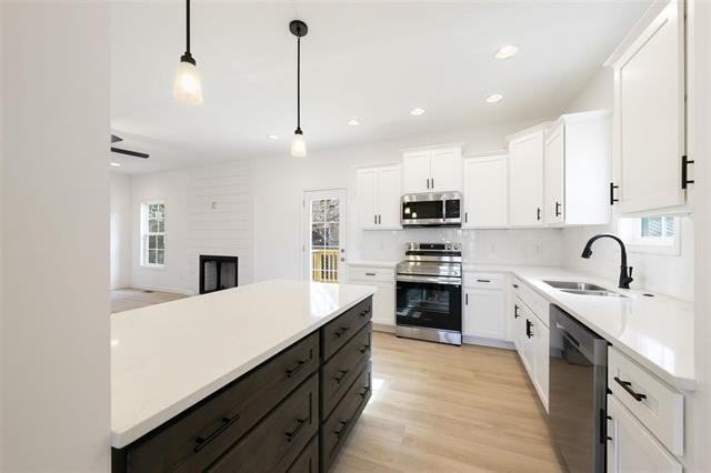 3216 S Oak St - Photo 7 of 12