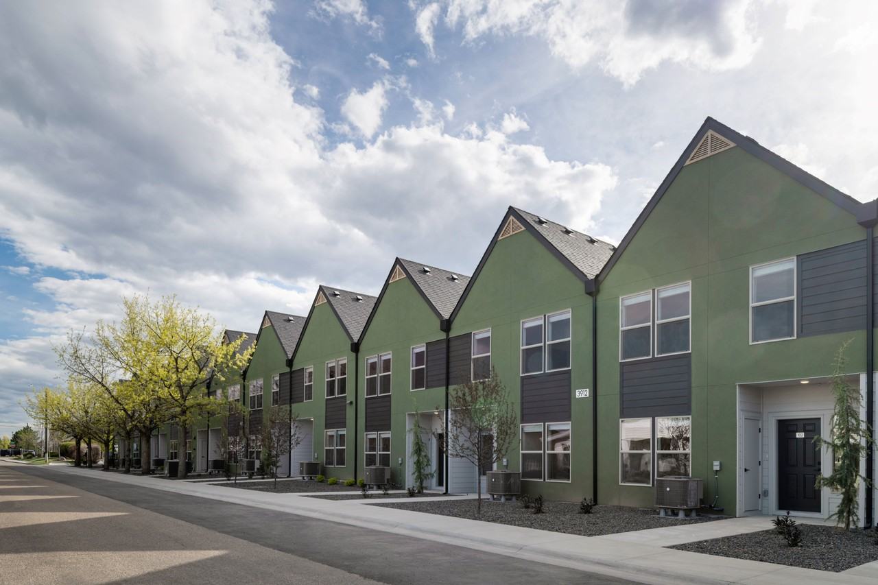 3918 Brian Ave #102 - Photo 2 of 32