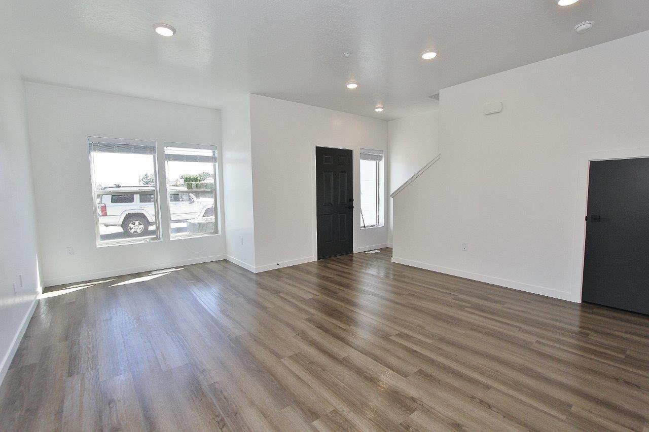 3918 Brian Ave #102 - Photo 3 of 32