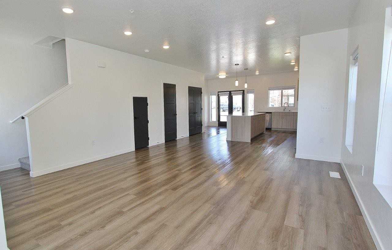 3918 Brian Ave #102 - Photo 4 of 32