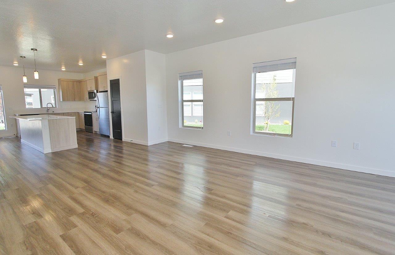 3918 Brian Ave #102 - Photo 5 of 32