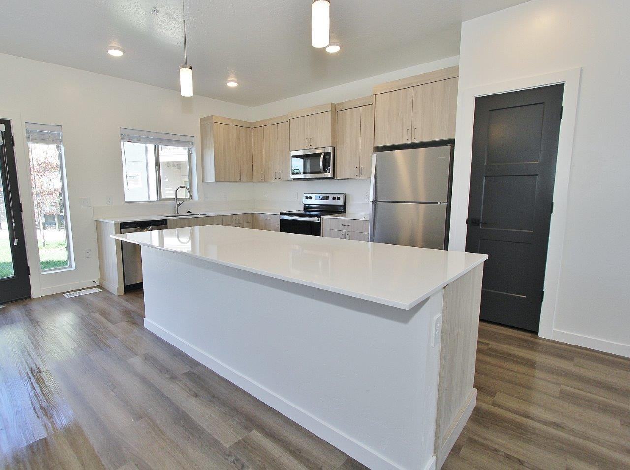 3918 Brian Ave #102 - Photo 6 of 32